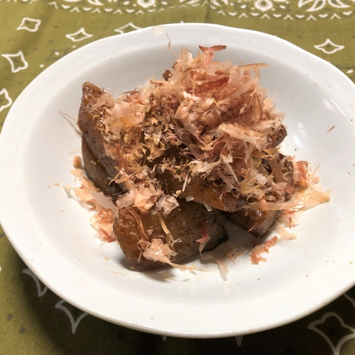 かつお節で香ばしく!こんにゃくの煮物